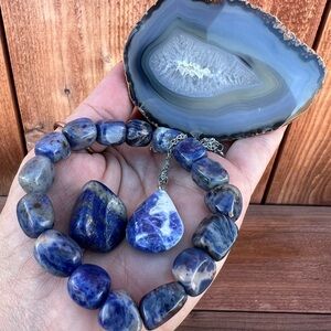 4 Piece Blue Sodalite and Agate Crystal Gift Set. You get these pieces!